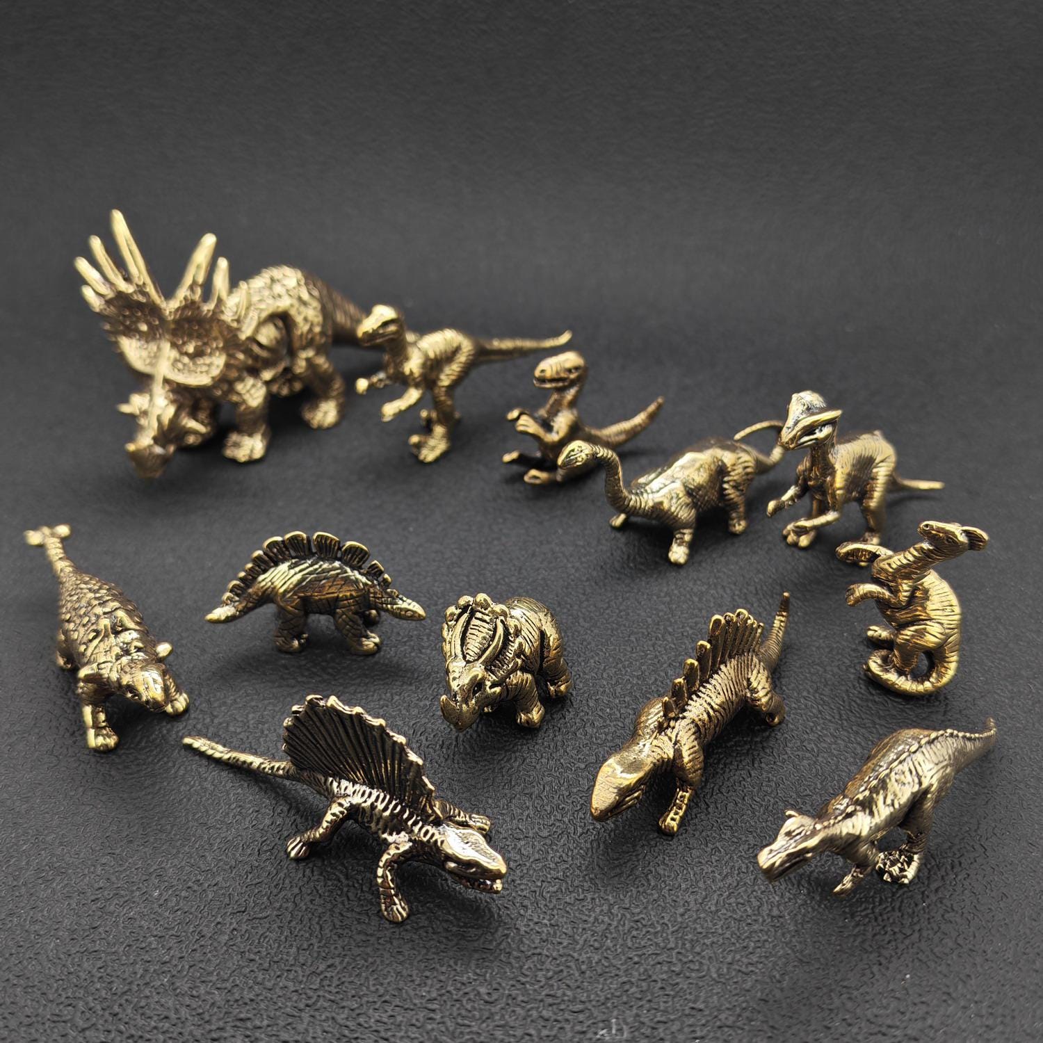 Retro Brass Dinosaur Ornament – Handcrafted T-Rex, Detailed Solid Brass Decor for Collectors and Home